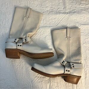 White leather FRYE moto boots #motoboots #biker #frye